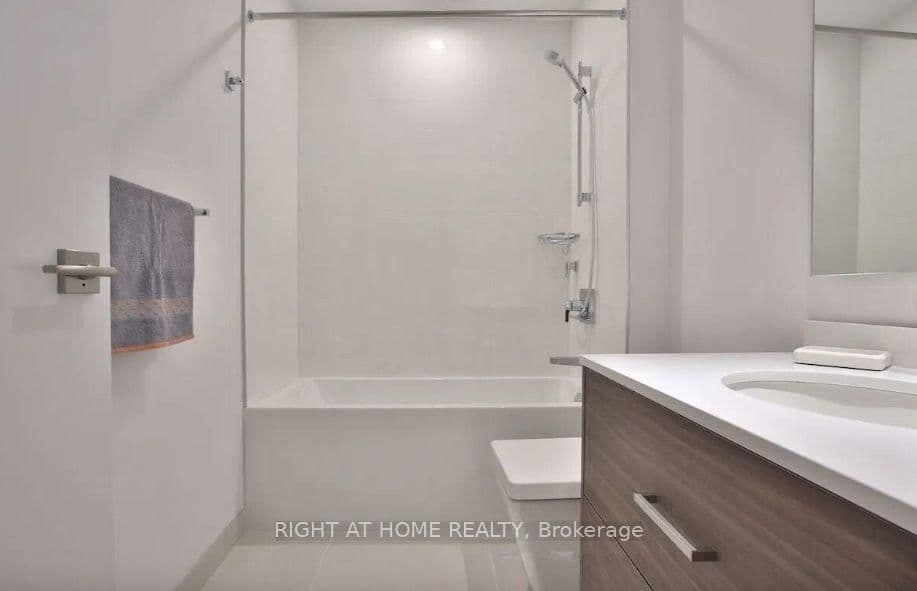 488 University Avenue, Unit 4208 thumbnail 17