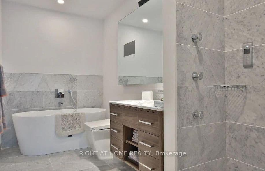 488 University Avenue, Unit 4208 thumbnail 18