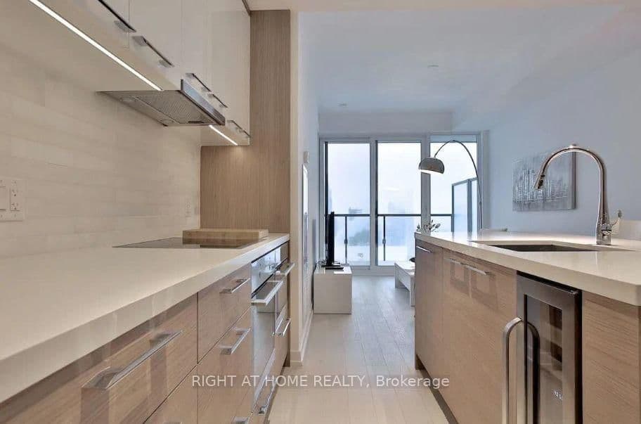 488 University Avenue, Unit 4208 thumbnail 8