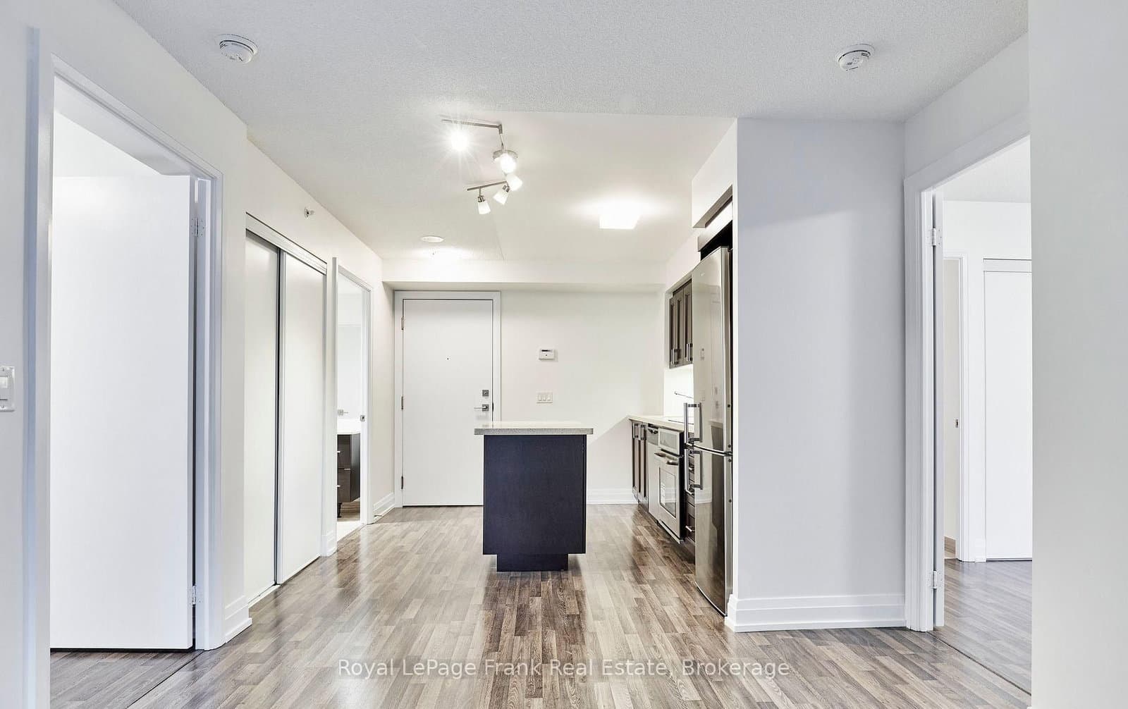 555 Wilson Avenue, Unit E402 thumbnail 2