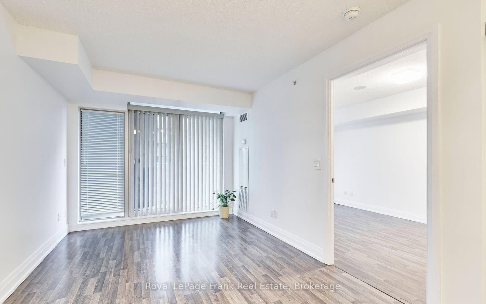 555 Wilson Avenue, Unit E402 thumbnail 6