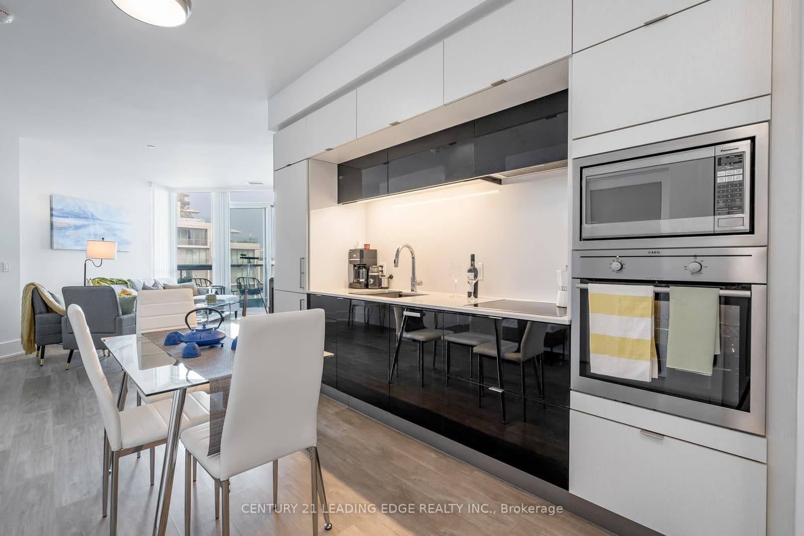 1 Edgewater Drive, Unit 919 thumbnail 10