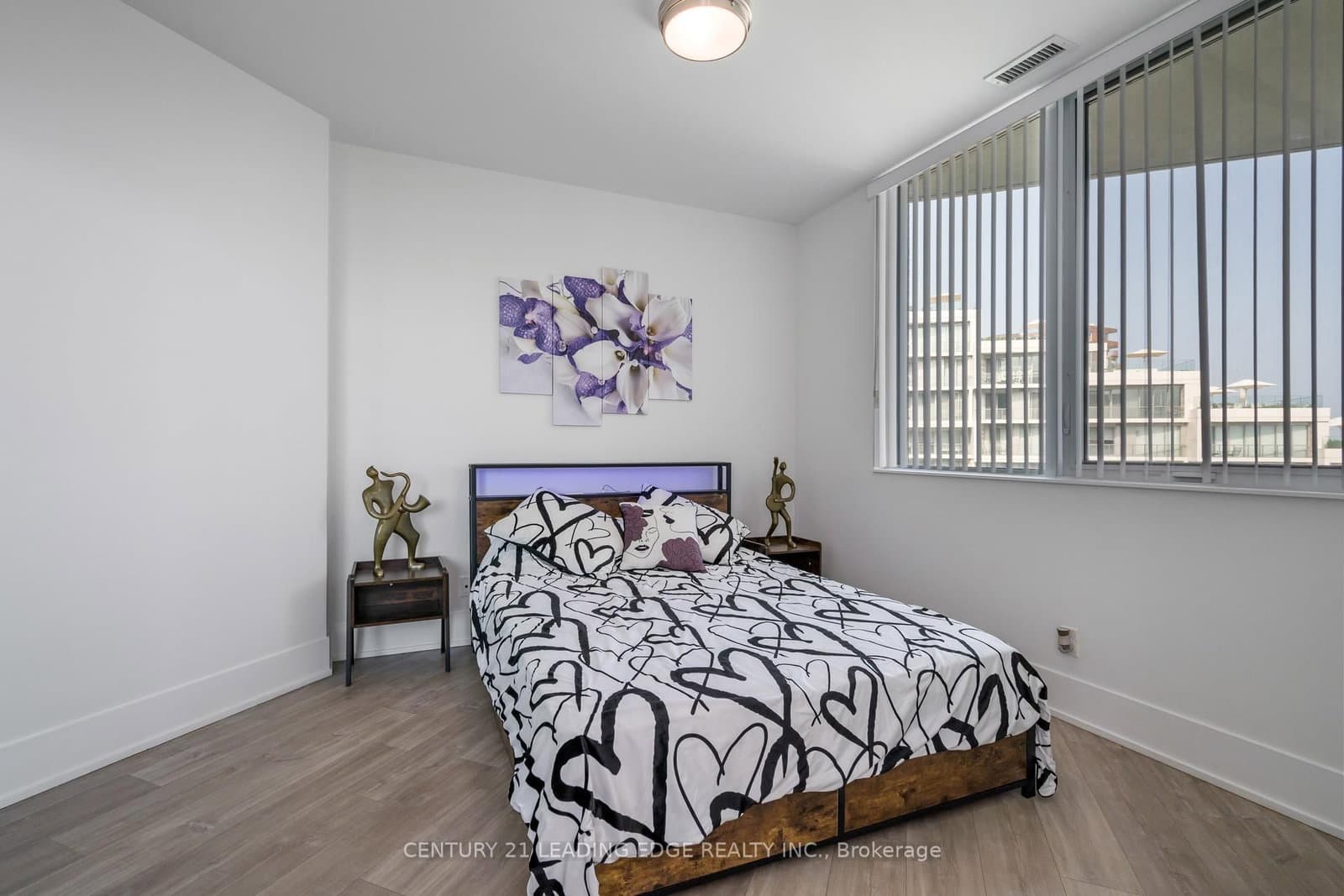 1 Edgewater Drive, Unit 919 thumbnail 13
