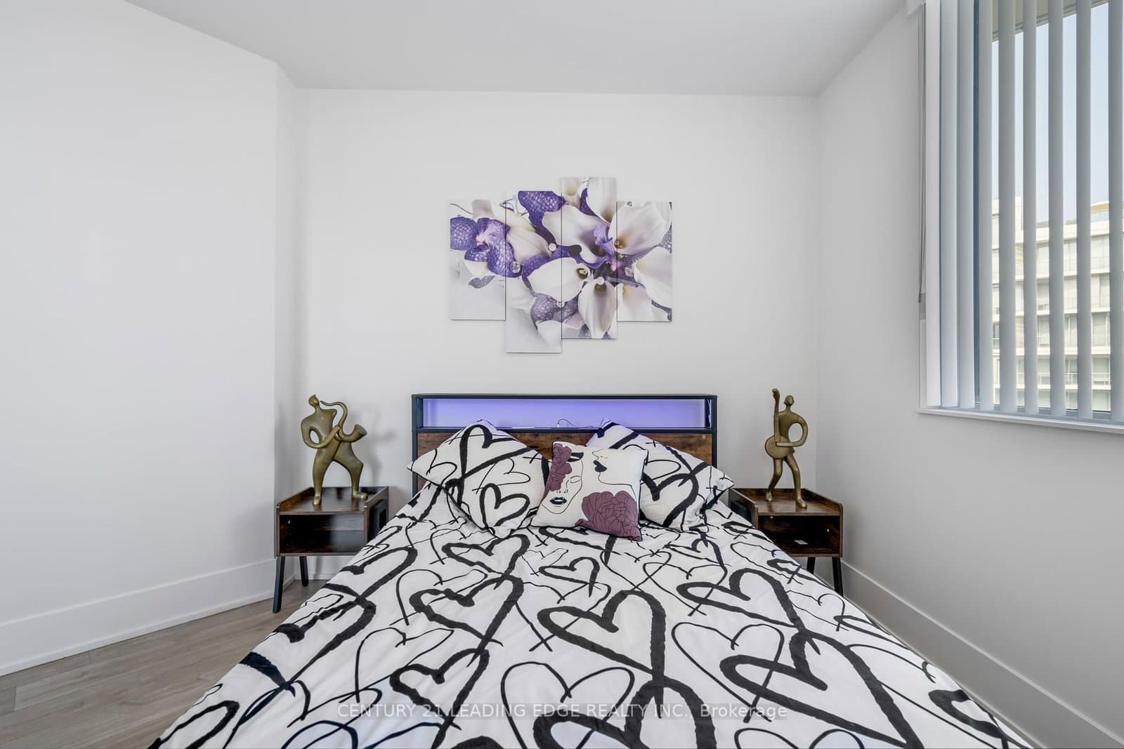 1 Edgewater Drive, Unit 919 thumbnail 14