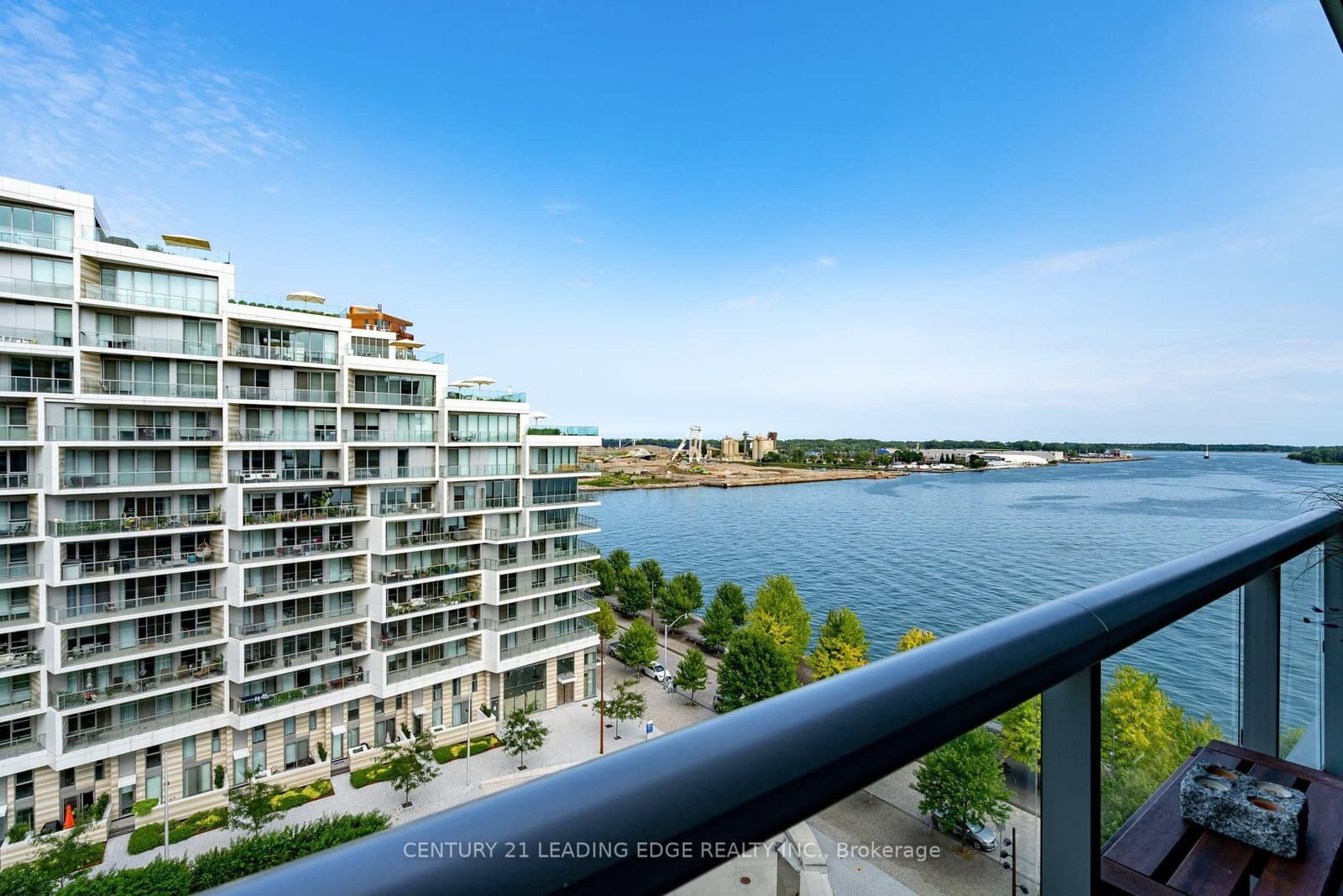 1 Edgewater Drive, Unit 919 thumbnail 22