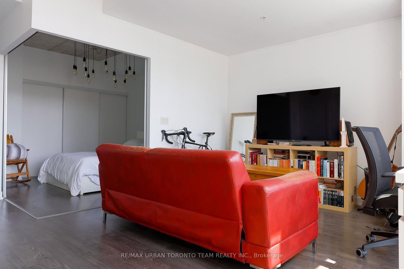 1205 Queen Street W, Unit 412 thumbnail 3