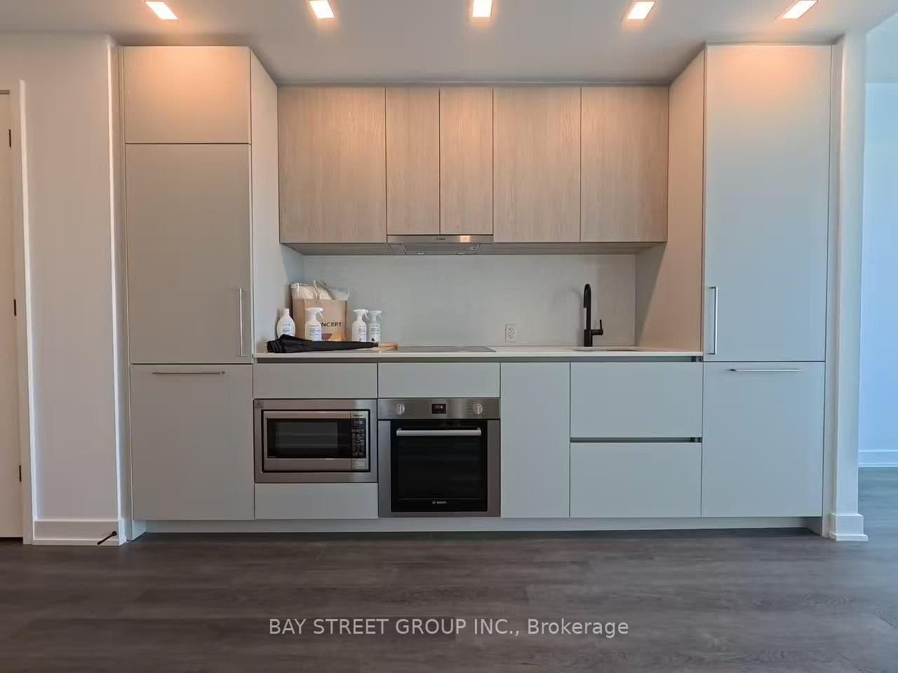 609 Sherbourne Street, Unit 4710 thumbnail 7