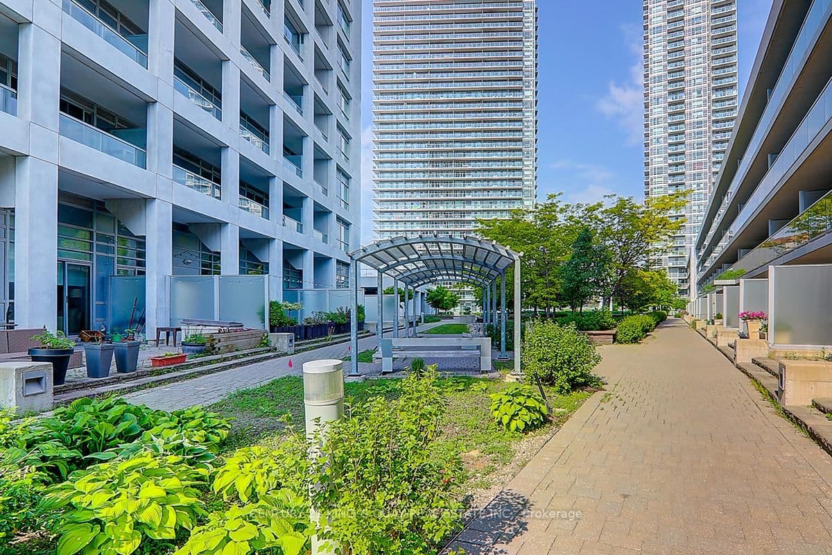 2015 Sheppard Avenue E, Unit 1108 thumbnail 6