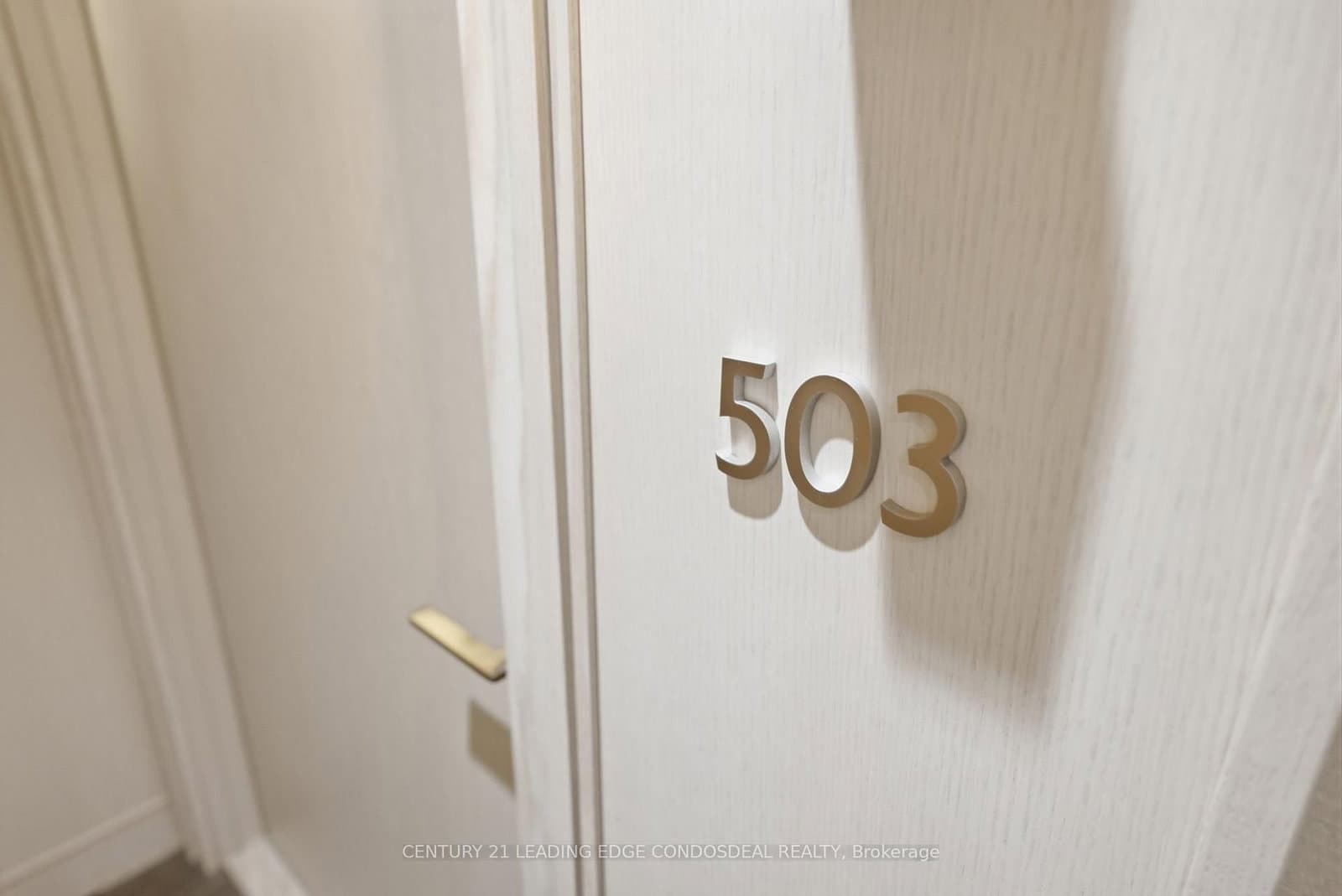 1 Strathgowan Avenue, Unit 503 thumbnail 4