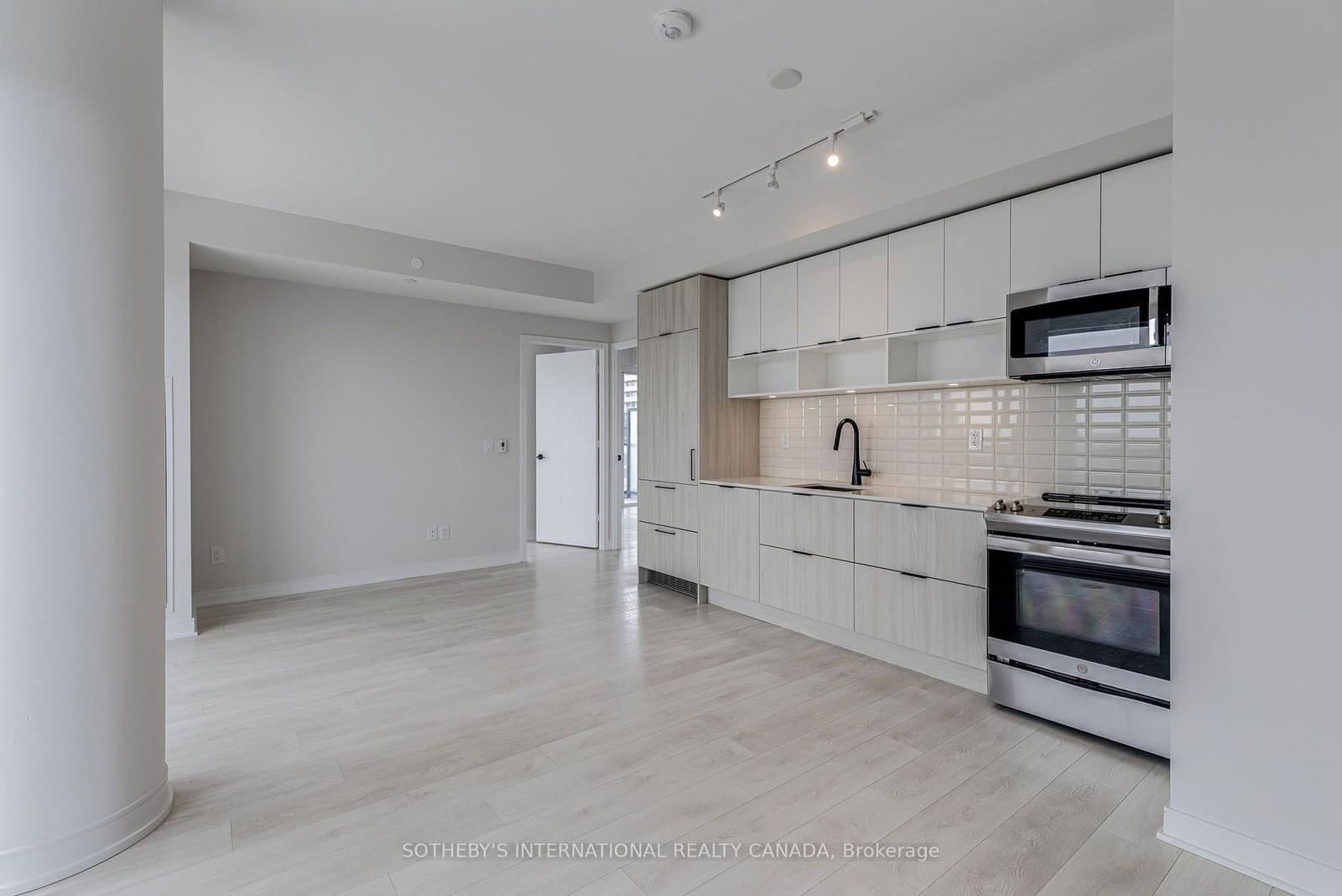 180 Mill Street, Unit S808 thumbnail 5