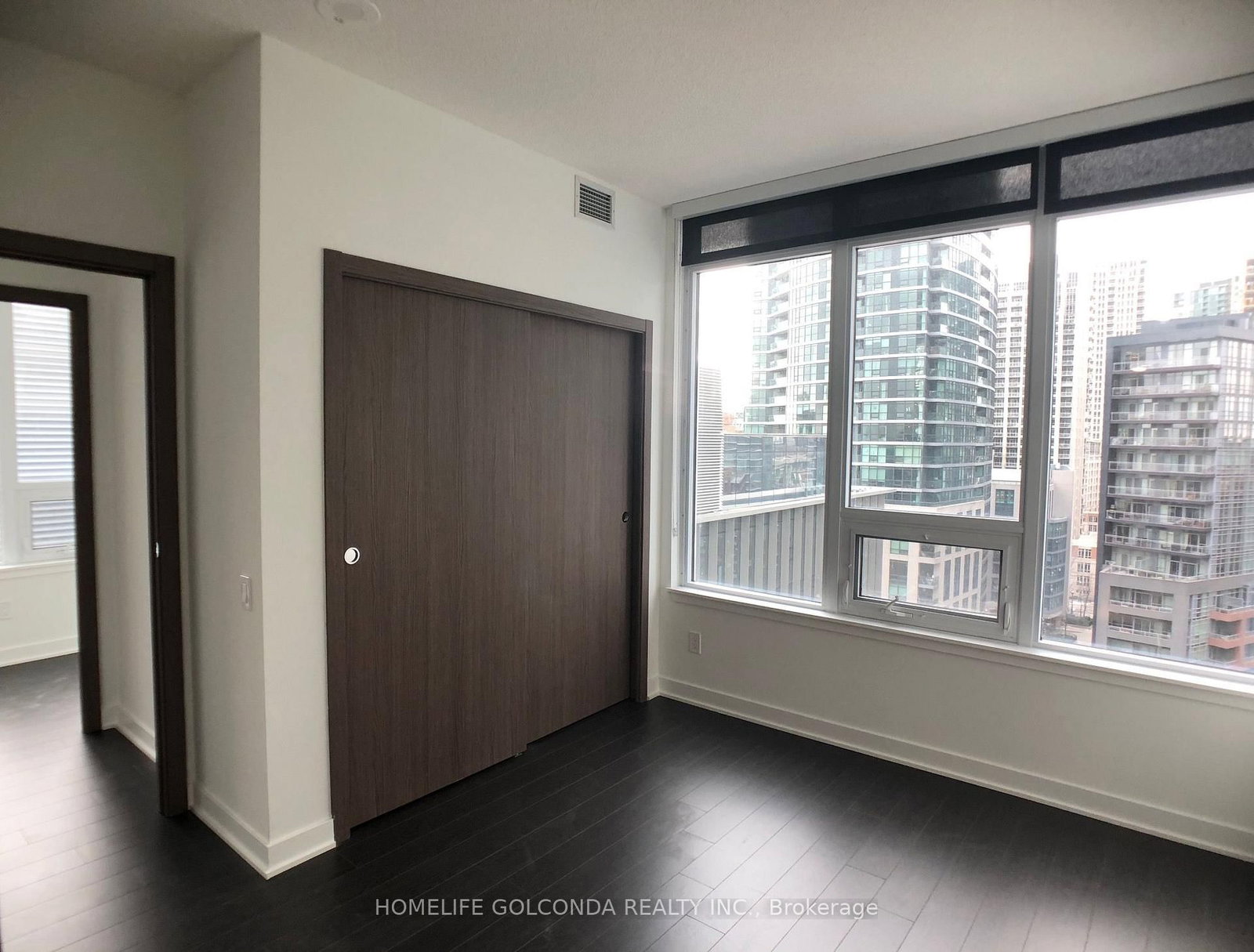 17 Bathurst Street, Unit 1202 thumbnail 10