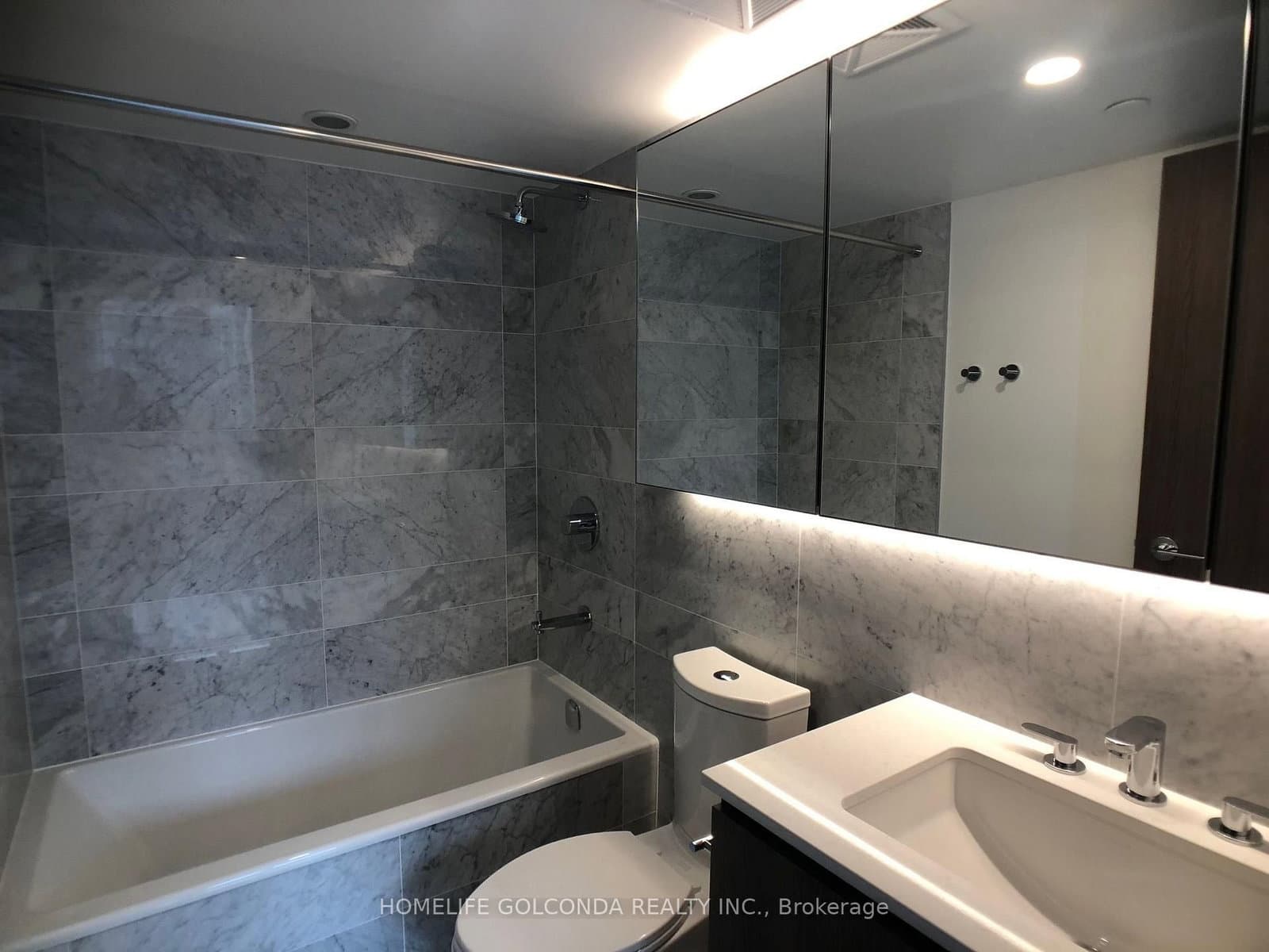 17 Bathurst Street, Unit 1202 thumbnail 12