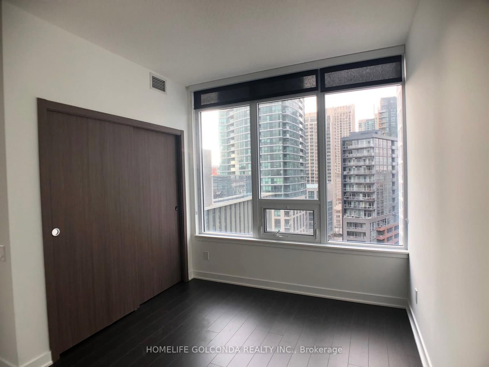 17 Bathurst Street, Unit 1202 thumbnail 9