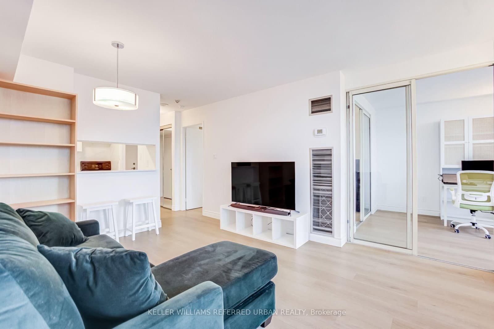 633 Bay Street, Unit 2602 thumbnail 10