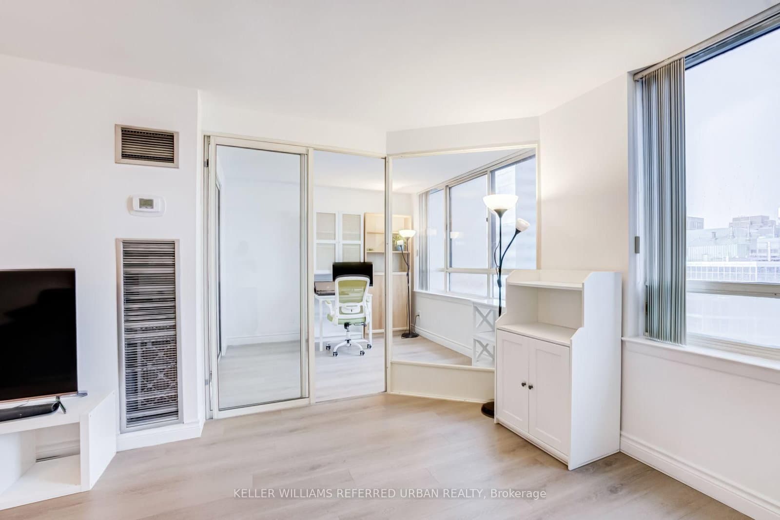 633 Bay Street, Unit 2602 thumbnail 11