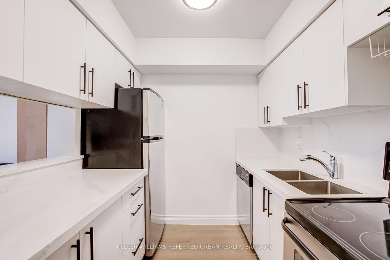 633 Bay Street, Unit 2602 thumbnail 15