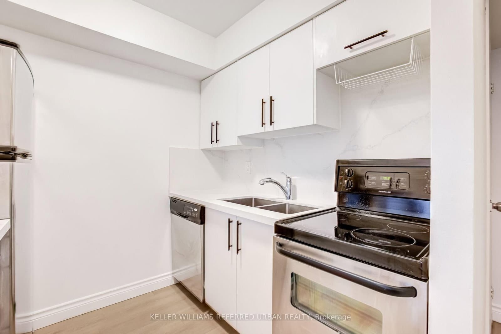 633 Bay Street, Unit 2602 thumbnail 16