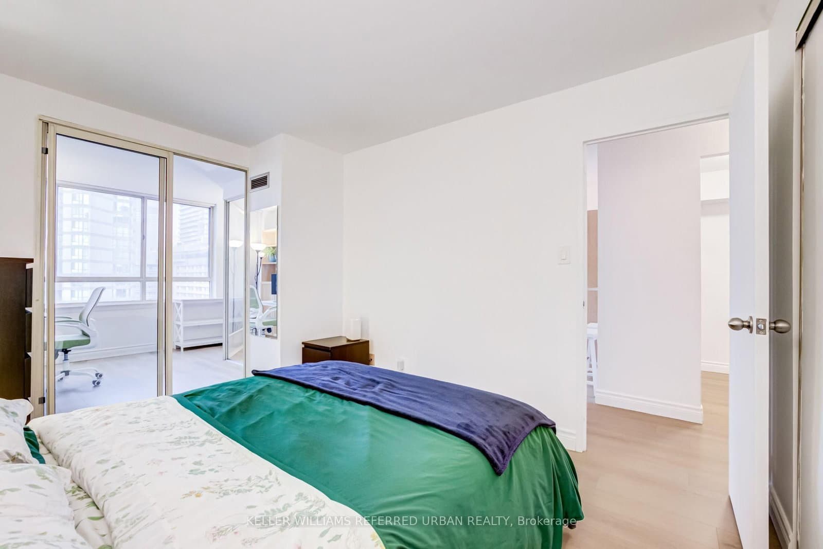 633 Bay Street, Unit 2602 thumbnail 23
