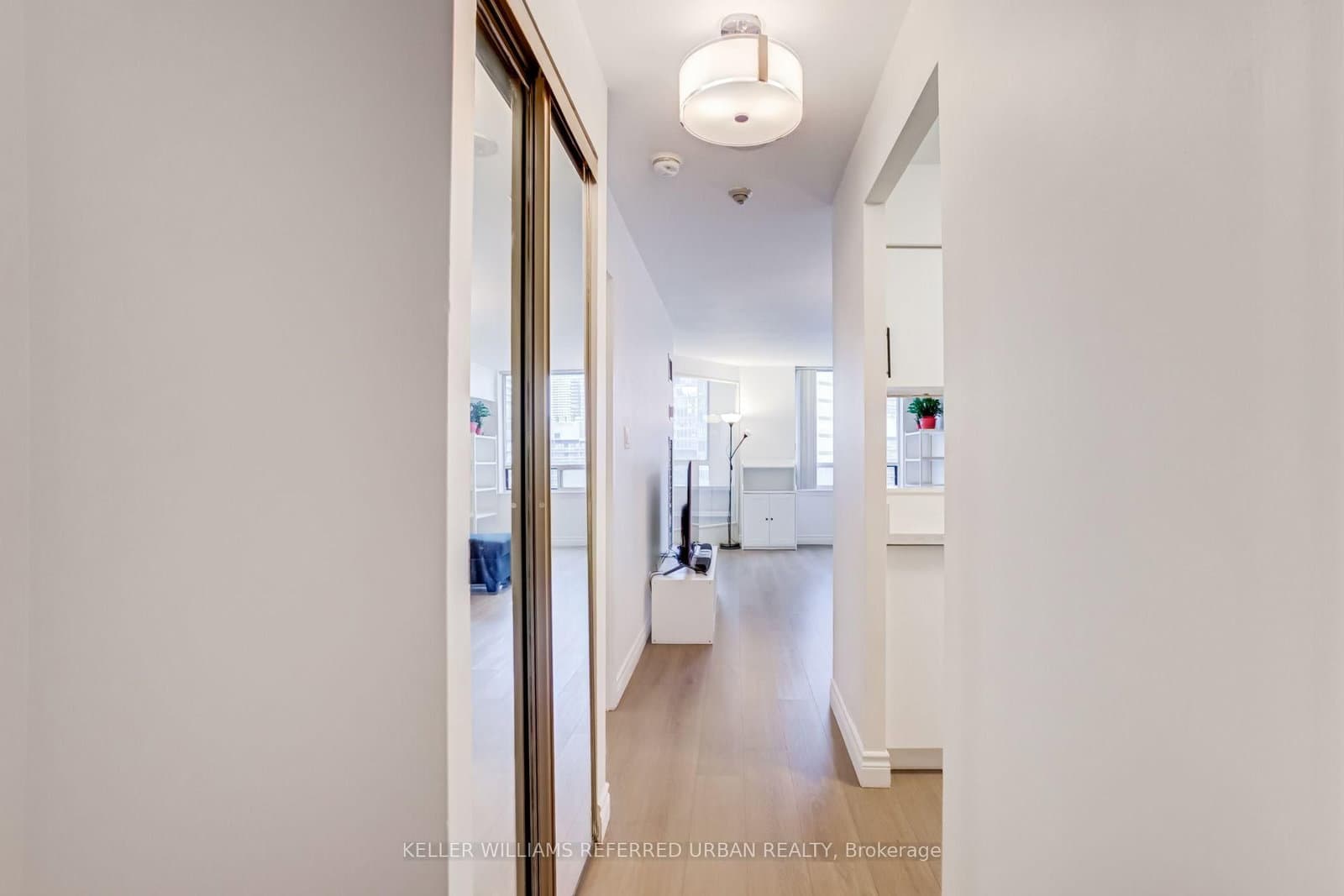 633 Bay Street, Unit 2602 thumbnail 6