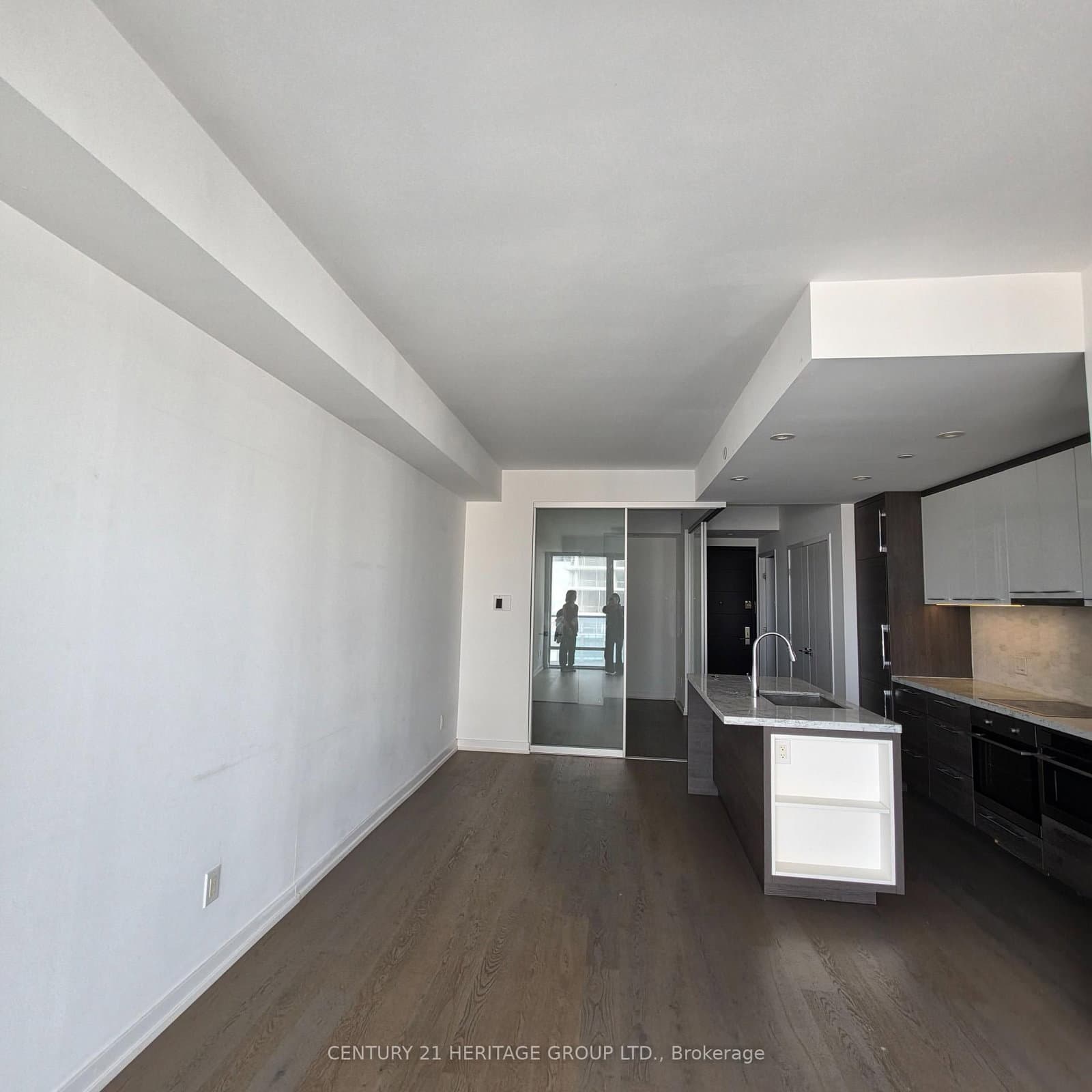 488 University Avenue, Unit 3005 thumbnail 10