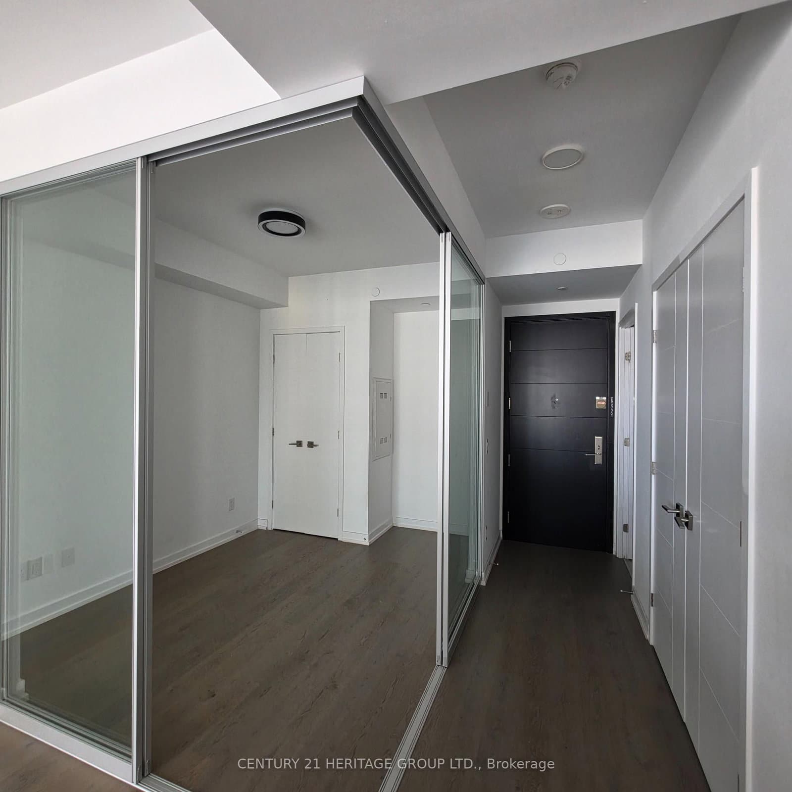 488 University Avenue, Unit 3005 thumbnail 11