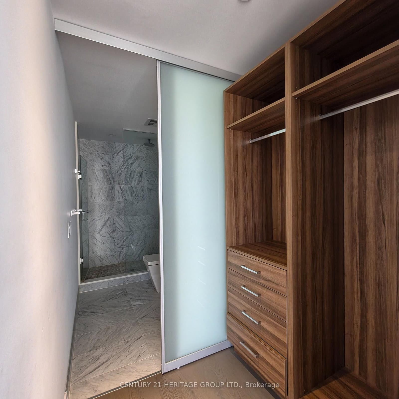 488 University Avenue, Unit 3005 thumbnail 6