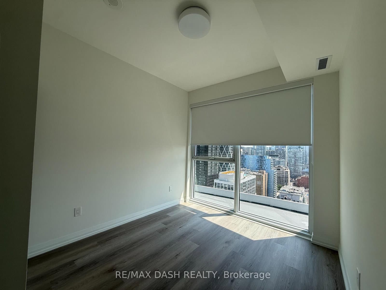 280 Dundas Street W, Unit 2709 thumbnail 13