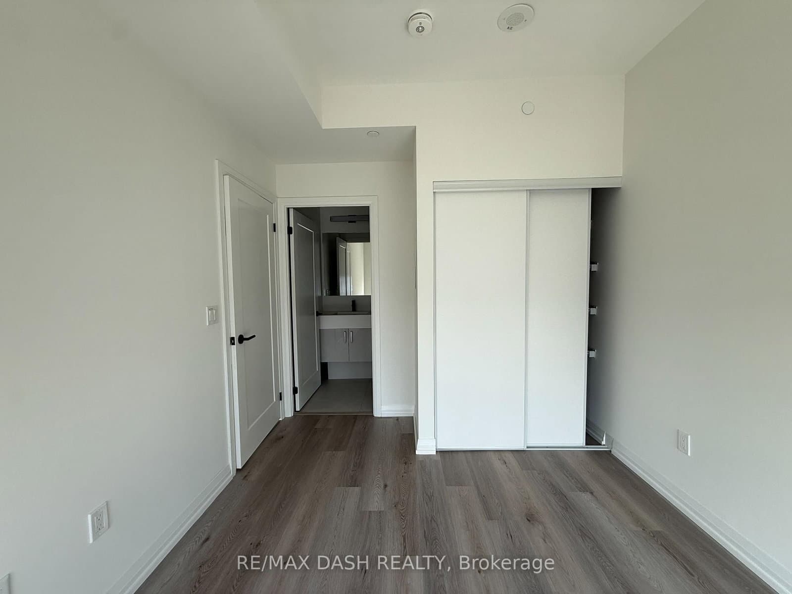 280 Dundas Street W, Unit 2709 thumbnail 14