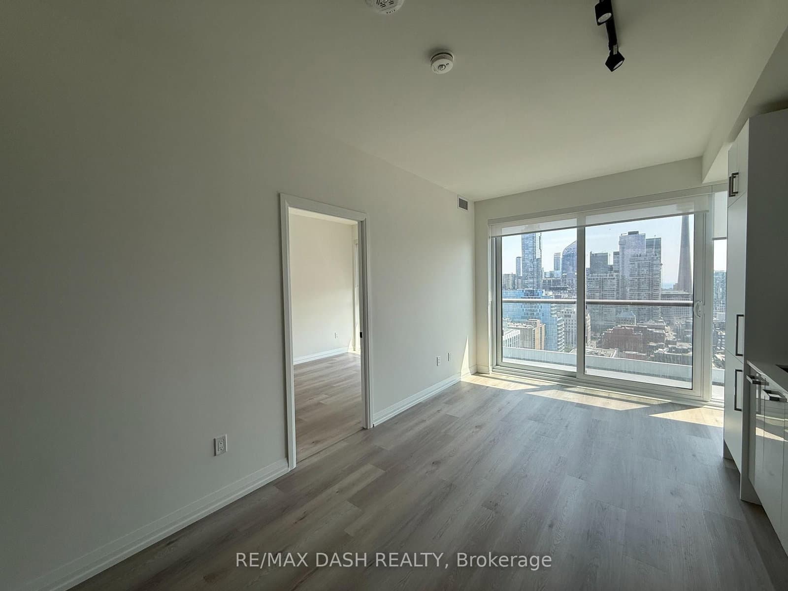 280 Dundas Street W, Unit 2709 thumbnail 6
