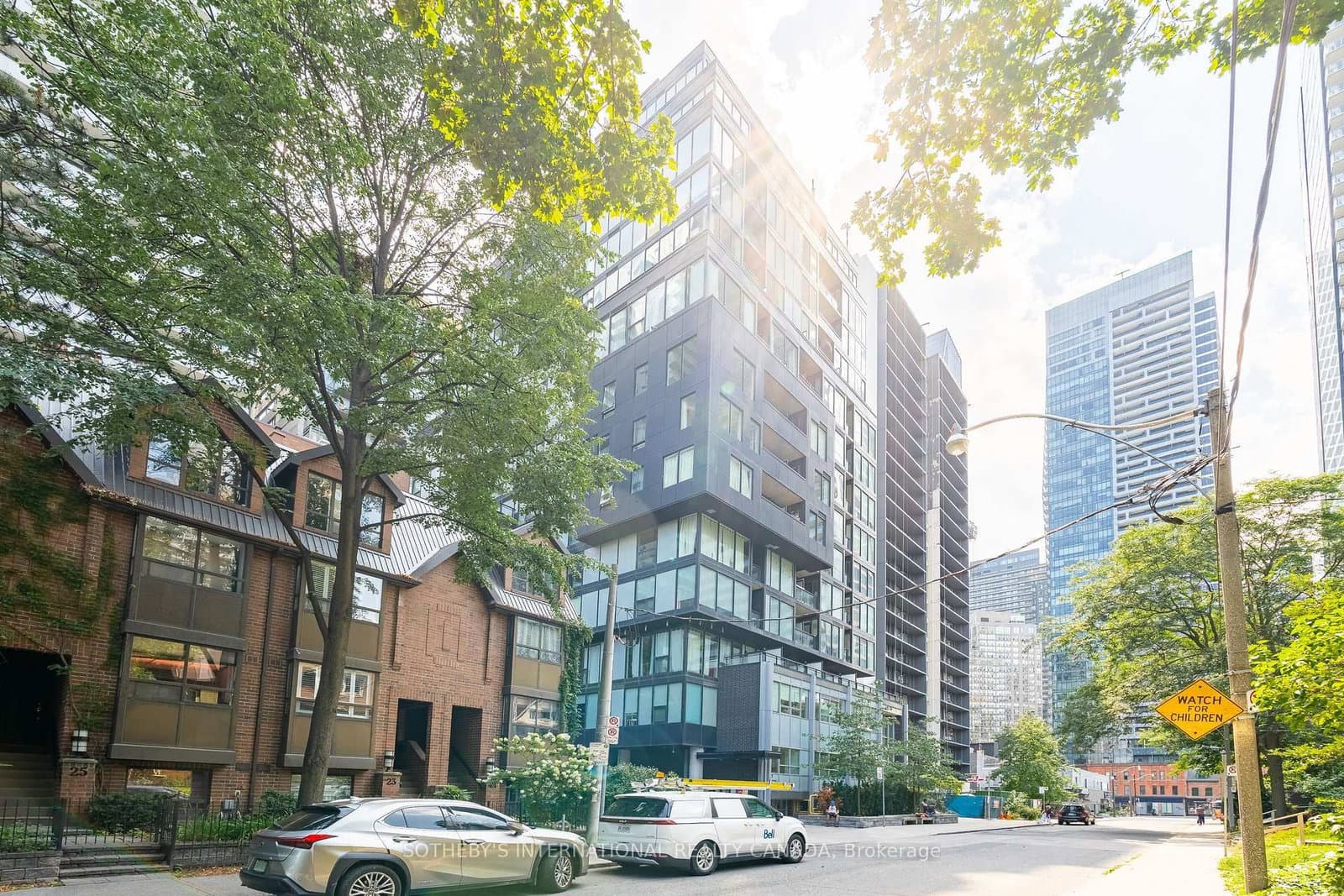 17 Dundonald Street, Unit 302 thumbnail 2