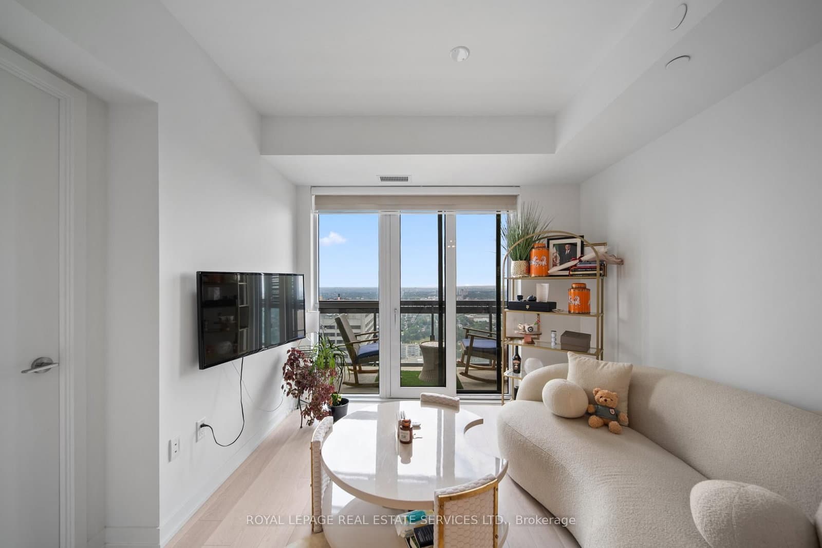 39 Roehampton Avenue, Unit 4207 thumbnail 4