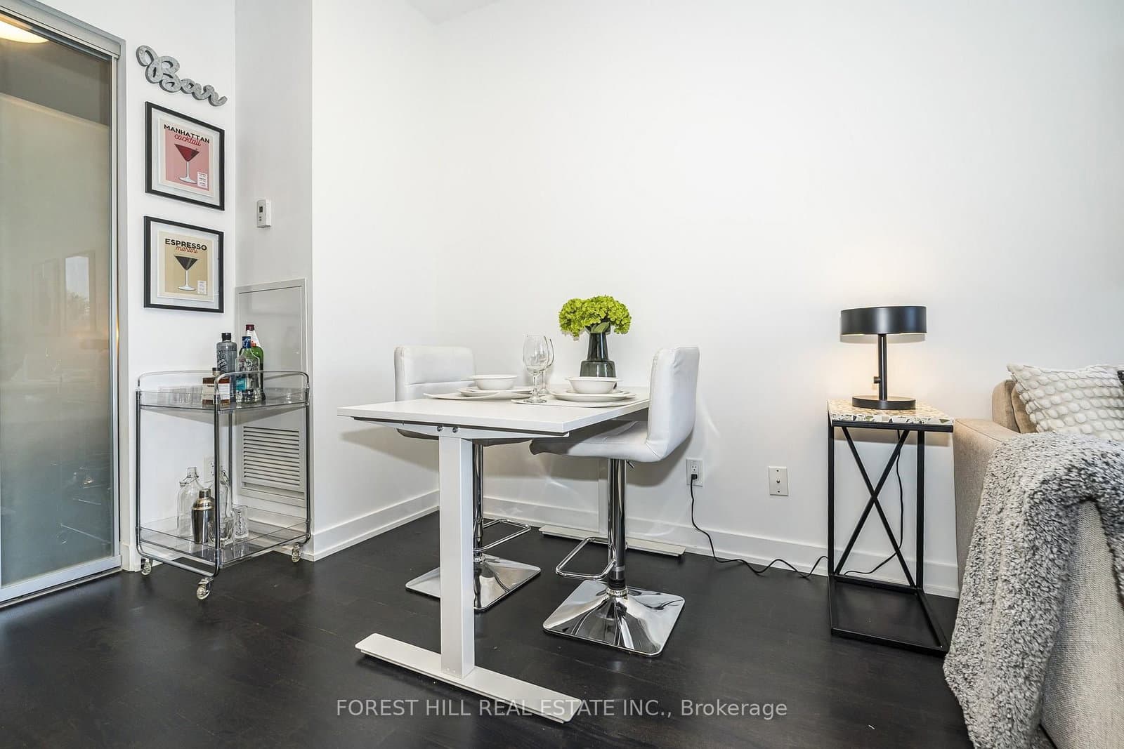 501 St Clair Avenue W, Unit 202 thumbnail 11