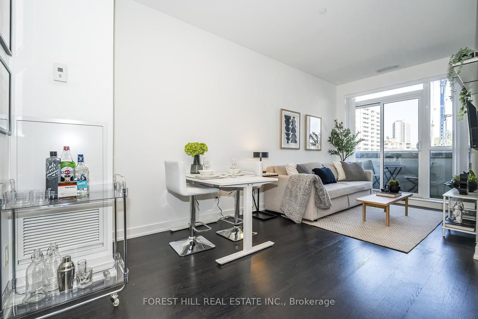 501 St Clair Avenue W, Unit 202 thumbnail 12
