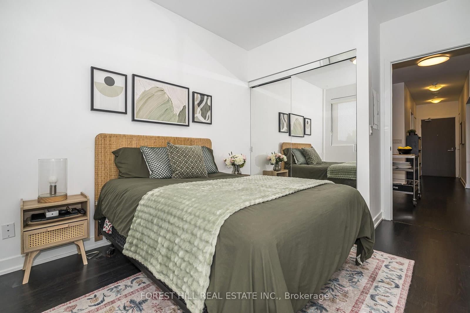 501 St Clair Avenue W, Unit 202 thumbnail 18