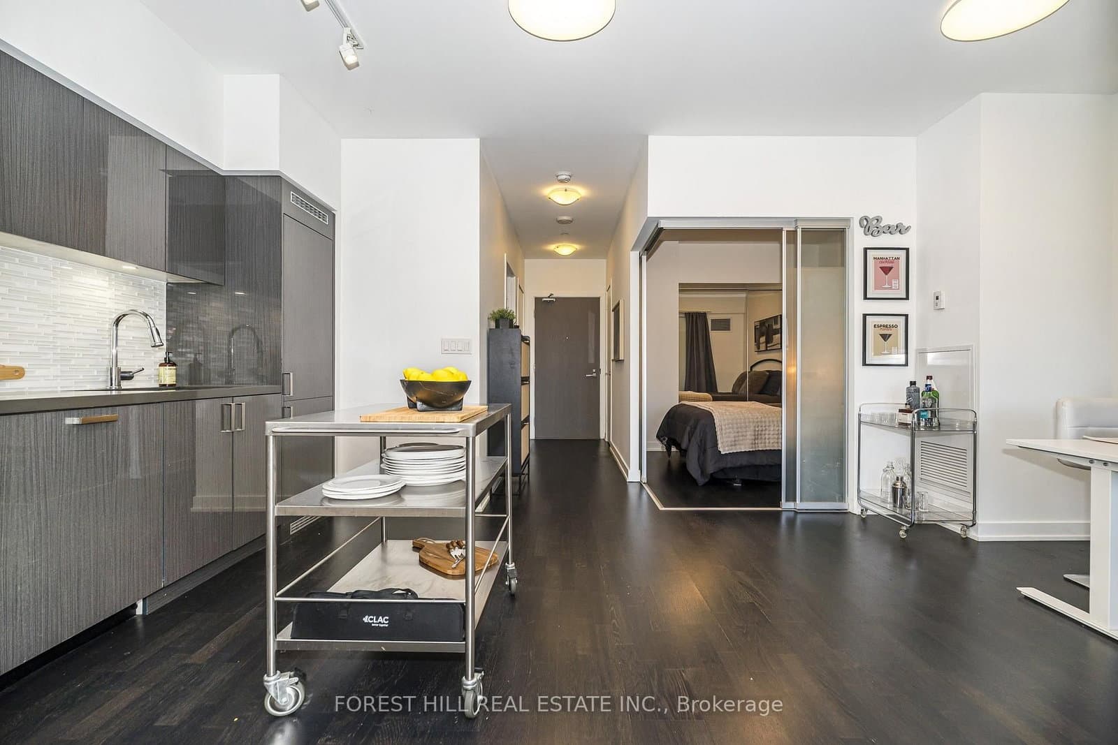 501 St Clair Avenue W, Unit 202 thumbnail 6