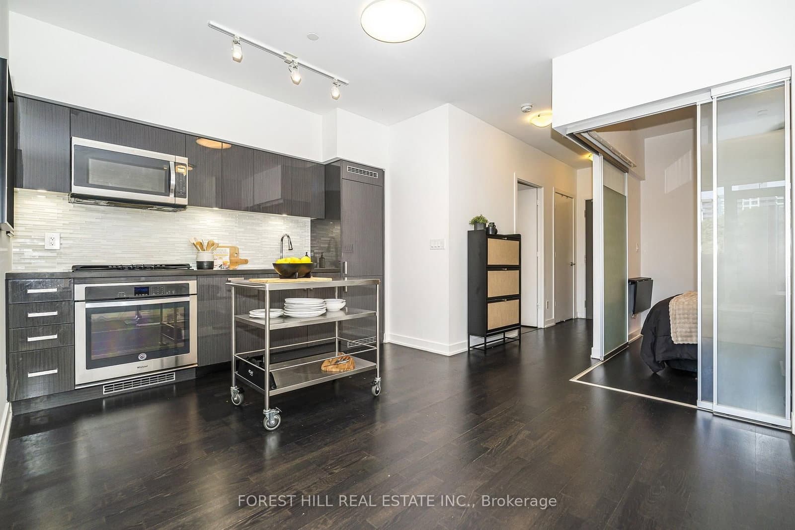 501 St Clair Avenue W, Unit 202 thumbnail 7
