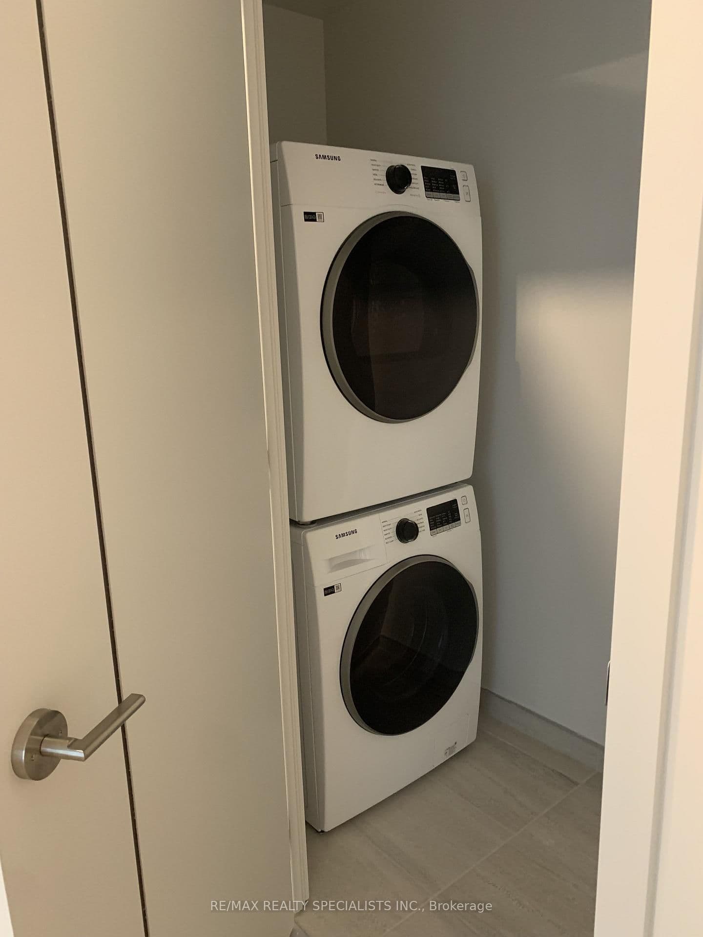 8 Cumberland Street, Unit 3504 thumbnail 10