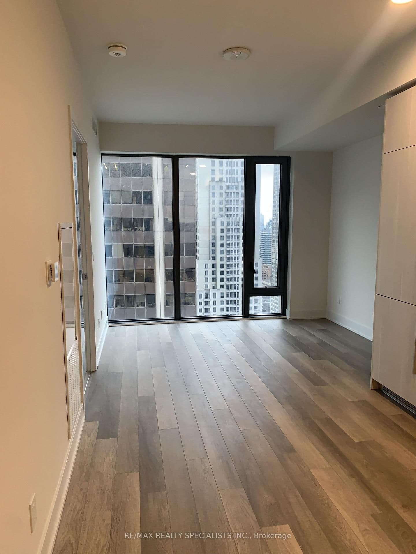 8 Cumberland Street, Unit 3504 thumbnail 6
