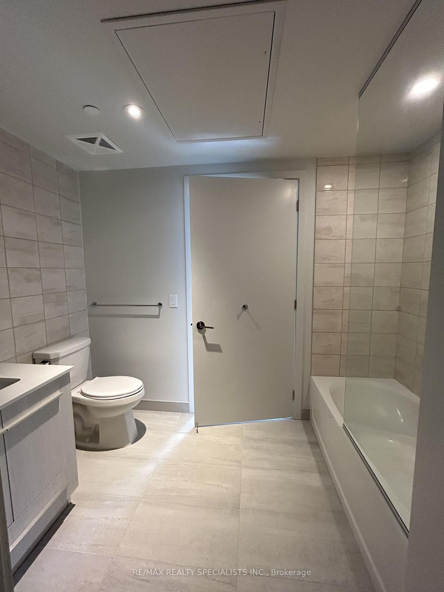 8 Cumberland Street, Unit 3504 thumbnail 9