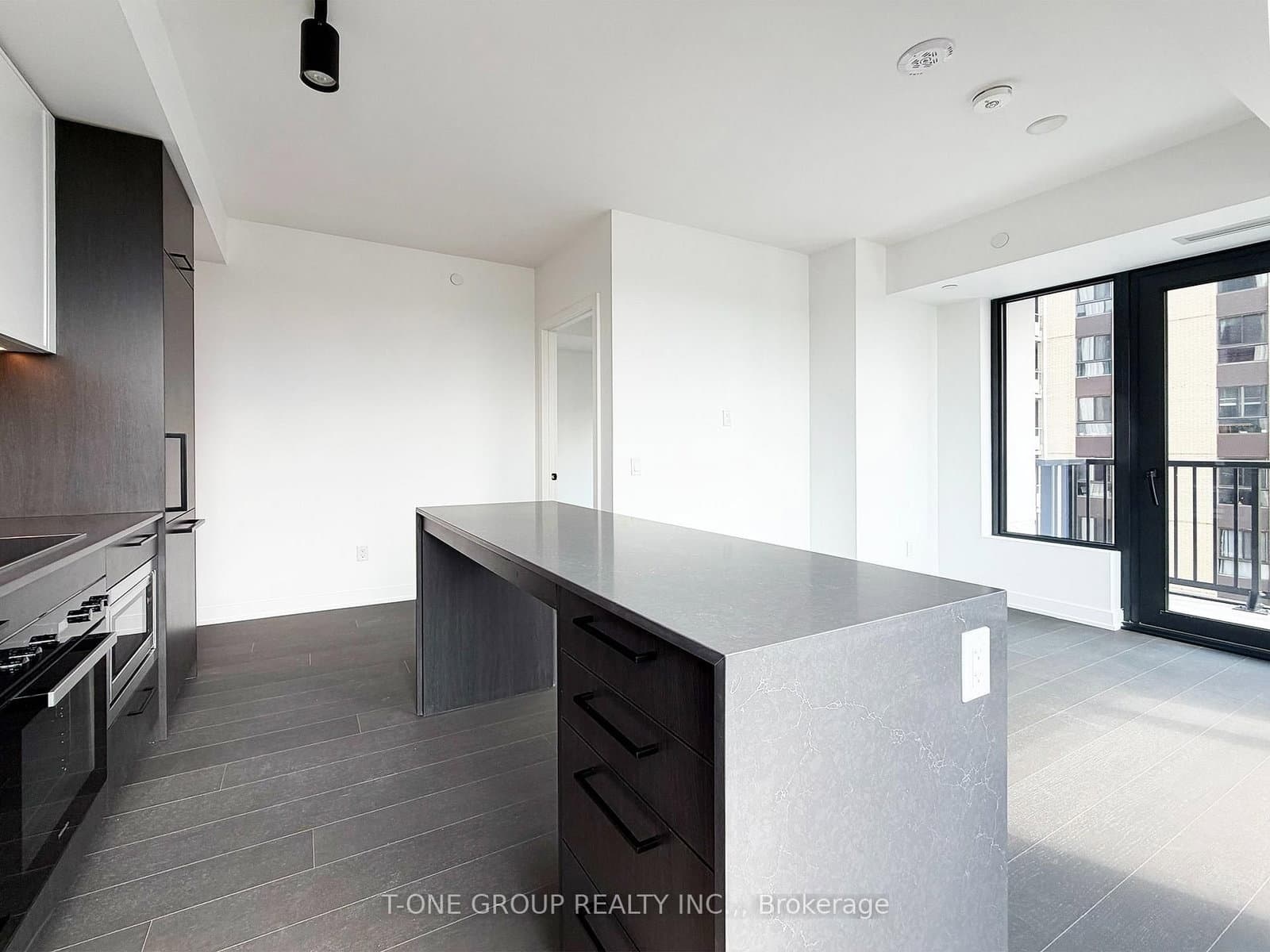 91 Montclair Avenue, Unit 1706 thumbnail 18