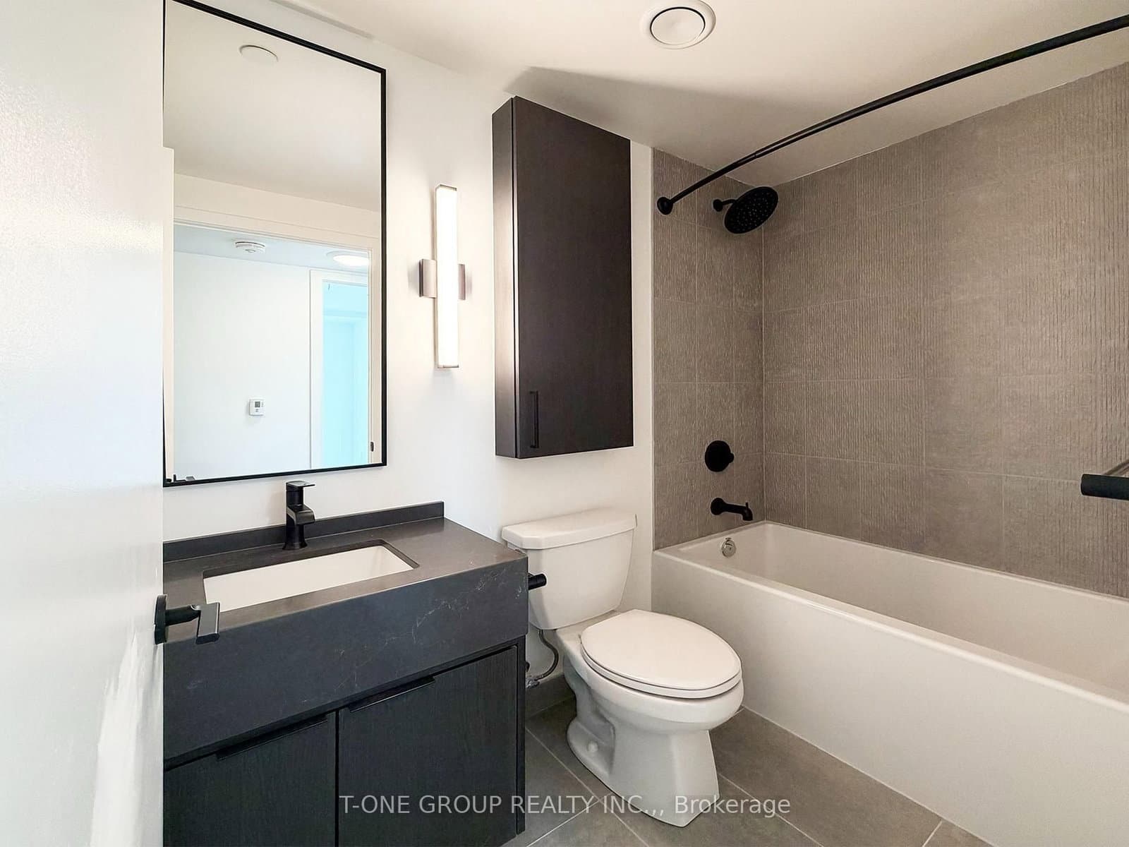 91 Montclair Avenue, Unit 1706 thumbnail 9