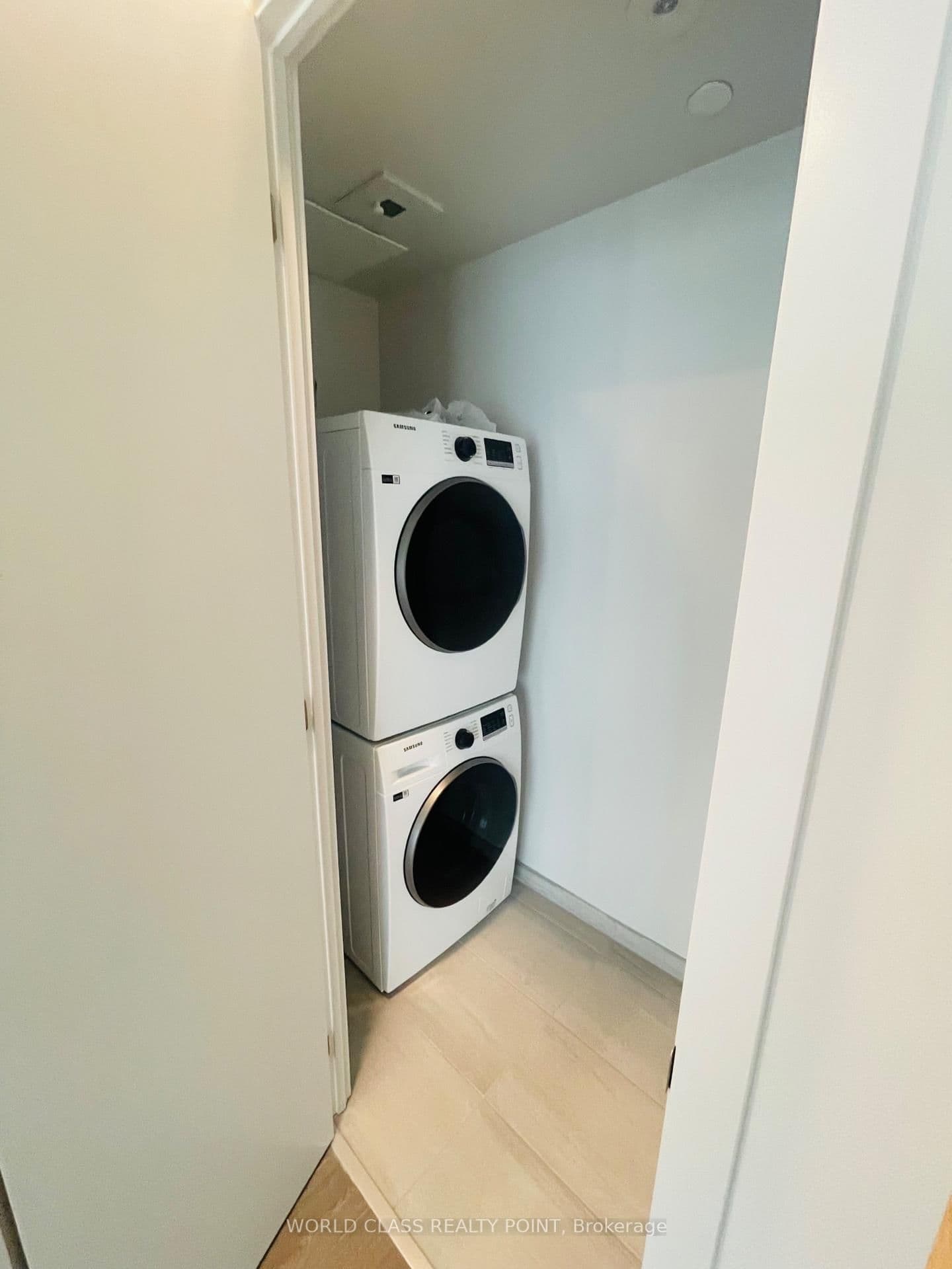 8 Cumberland Street, Unit 2404 thumbnail 11