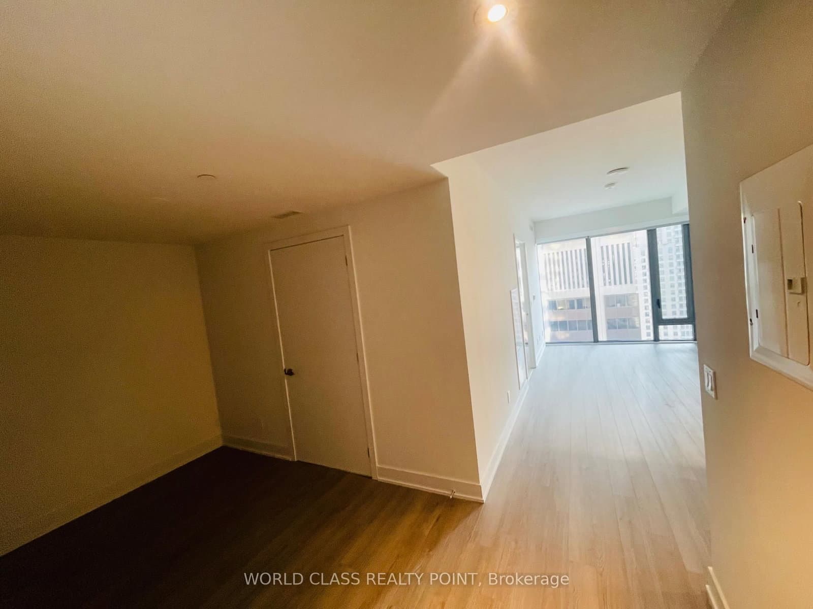 8 Cumberland Street, Unit 2404 thumbnail 5