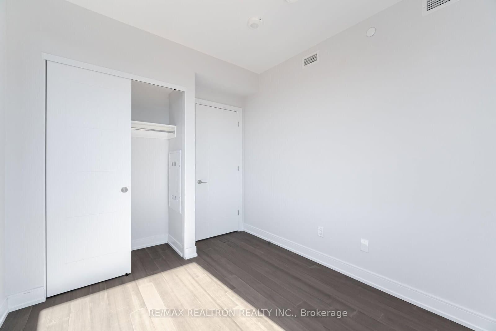 664 Spadina Avenue, Unit 203 thumbnail 10