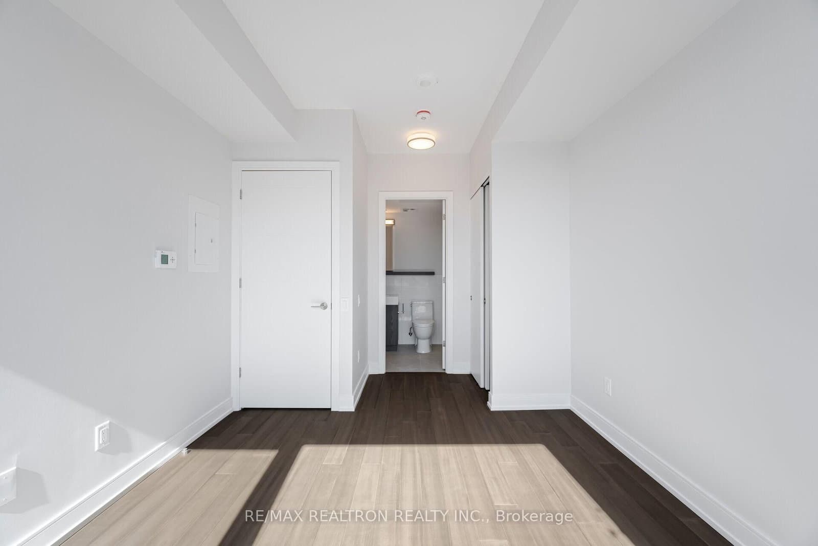 664 Spadina Avenue, Unit 203 thumbnail 12