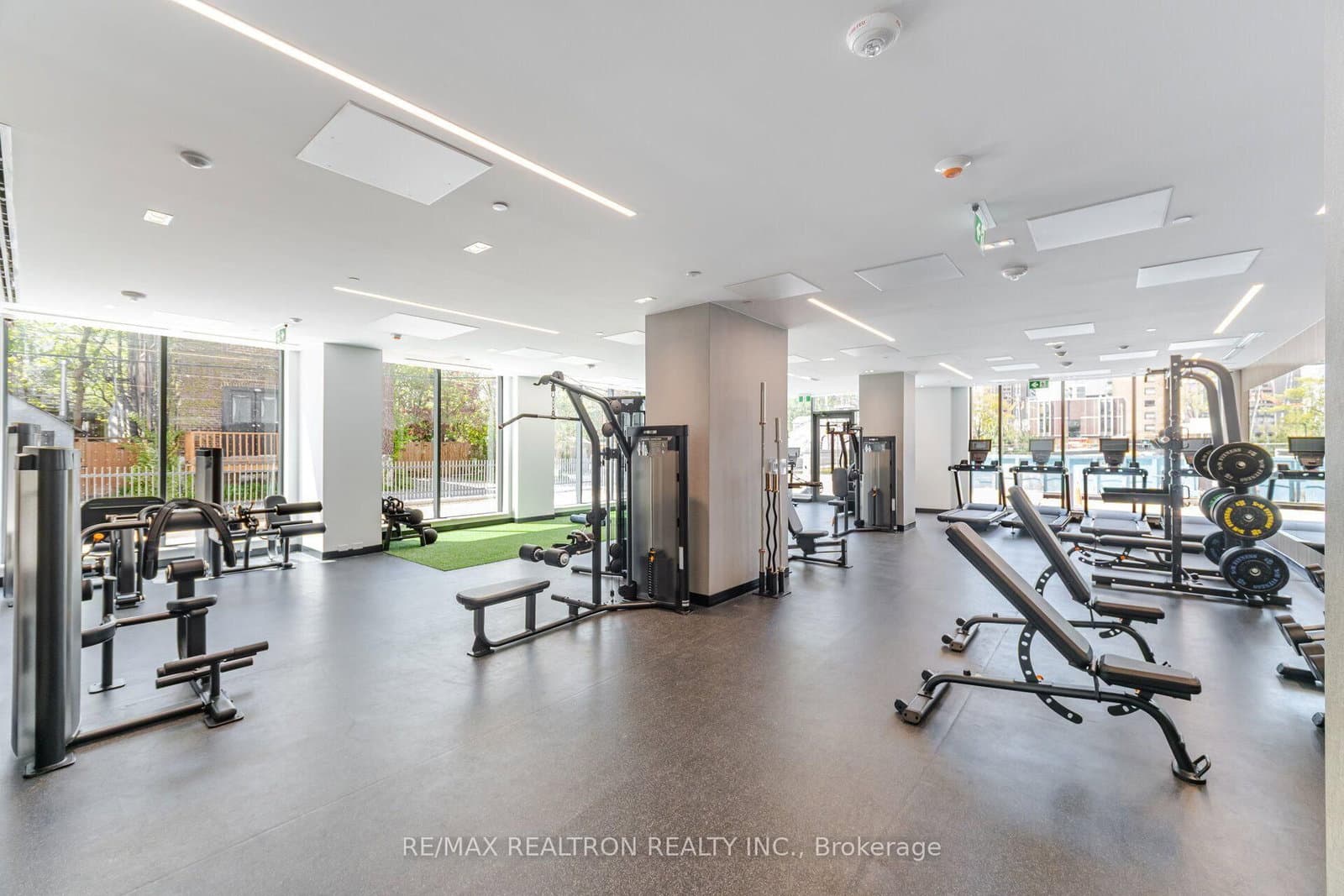 664 Spadina Avenue, Unit 203 thumbnail 18