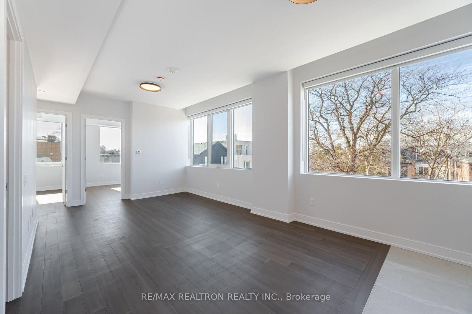 664 Spadina Avenue, Unit 203 thumbnail 4