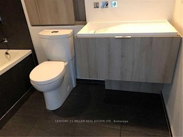 101 Charles Street E, Unit 1509 thumbnail 6