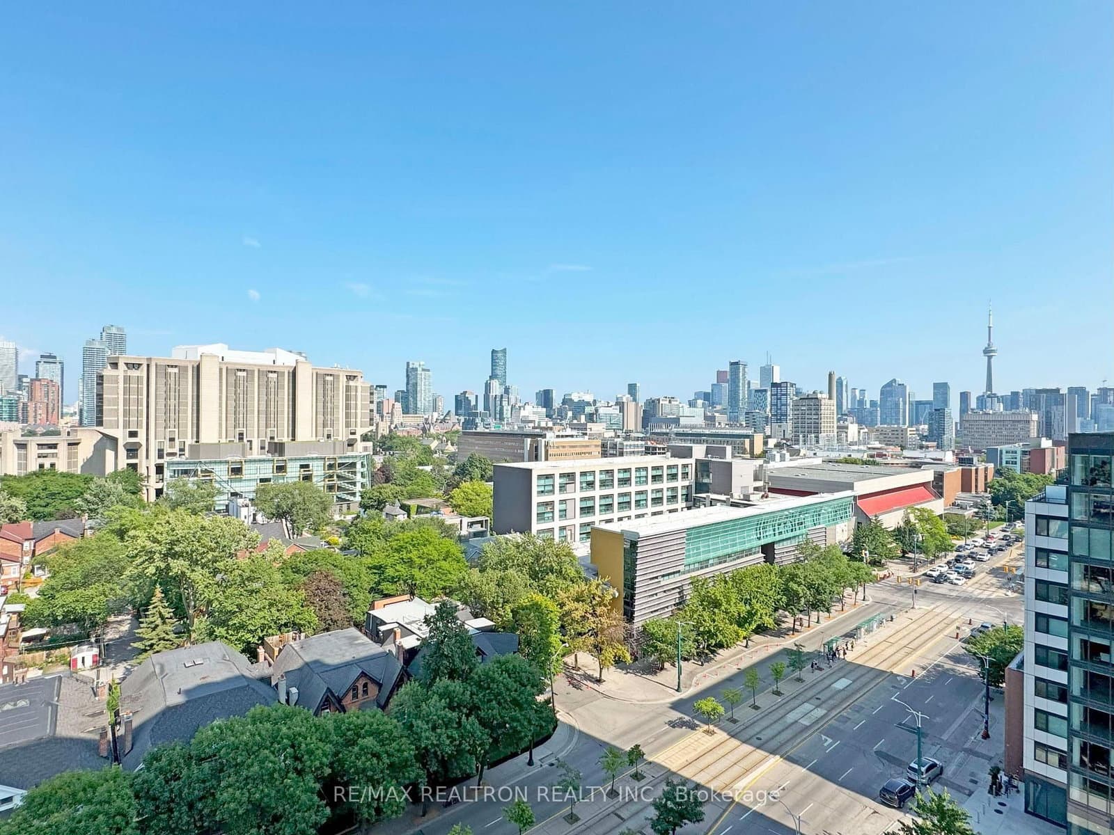 #1704 - 666 Spadina Avenue