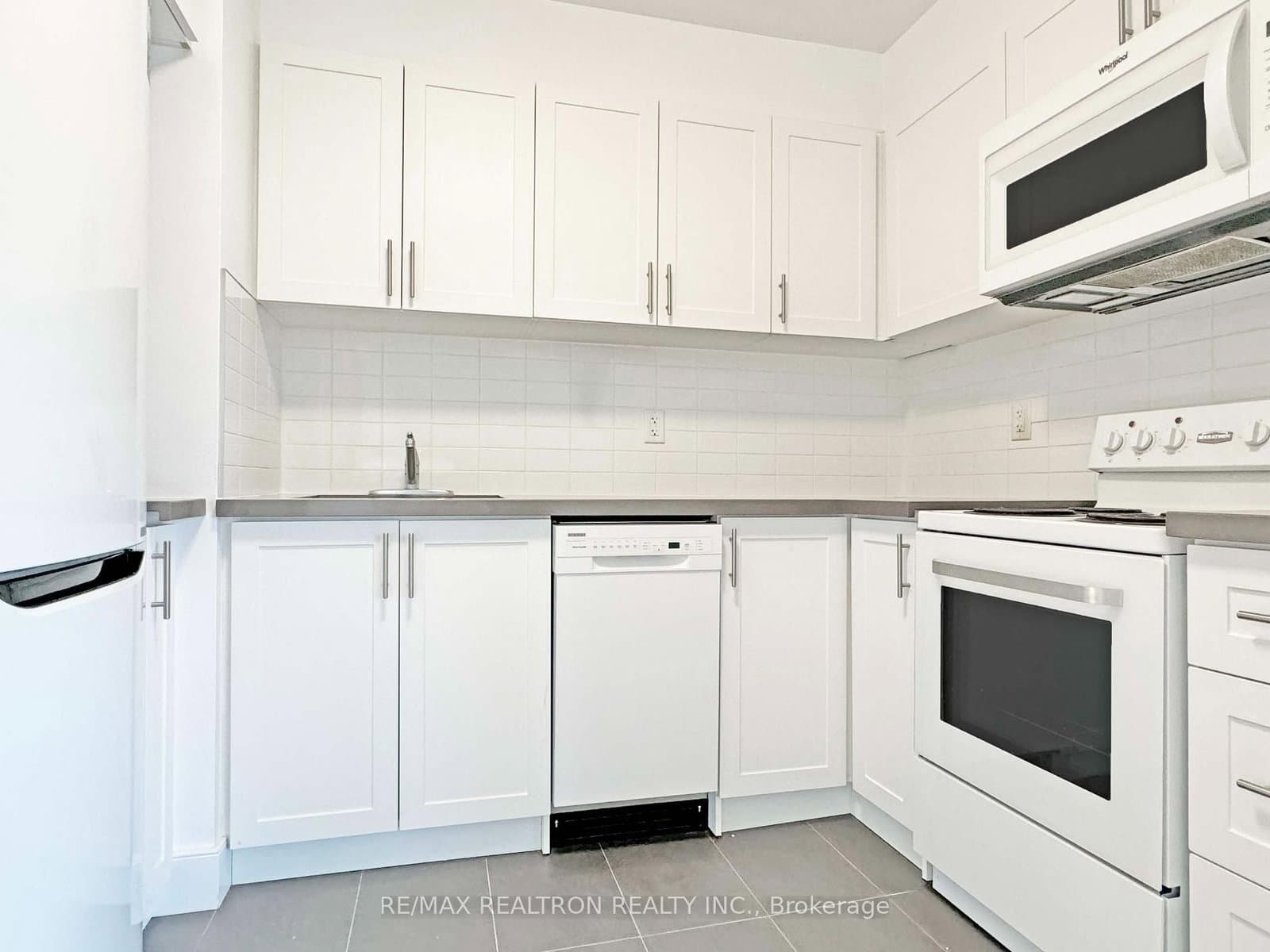 485 Huron Street, Unit 201 thumbnail 5